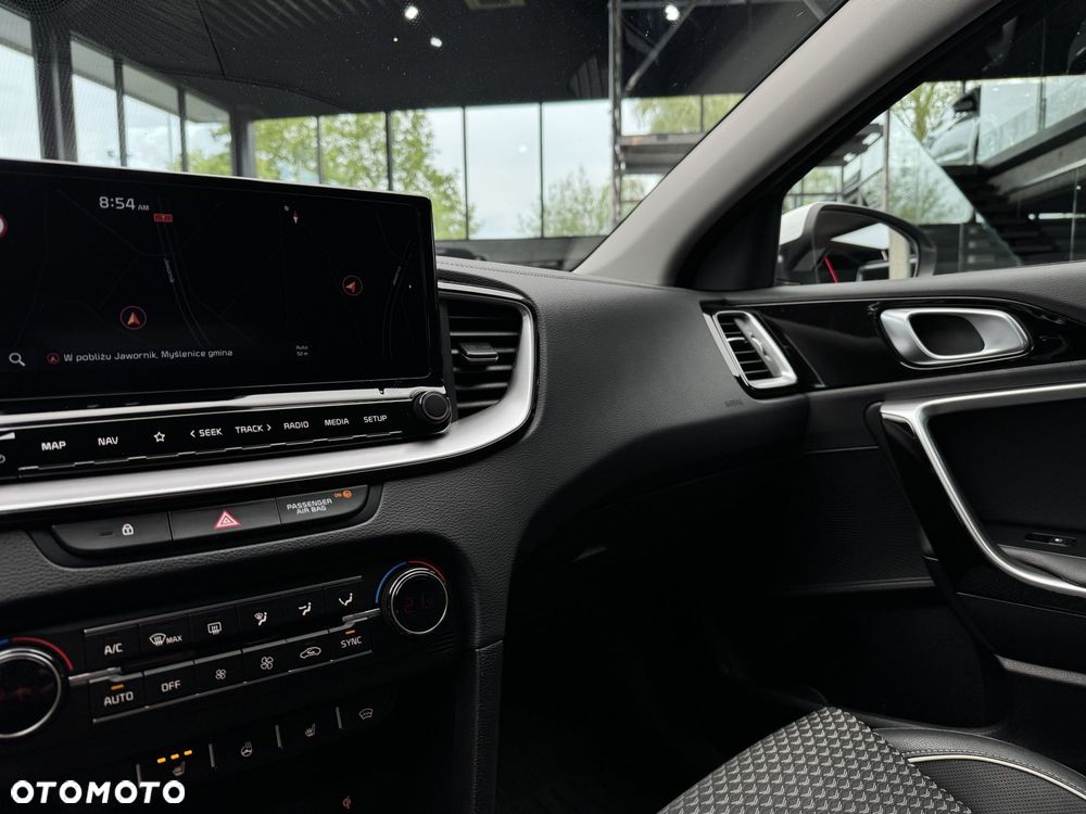 Kia XCeed 1.5 T-GDI Business Line DCT - 30