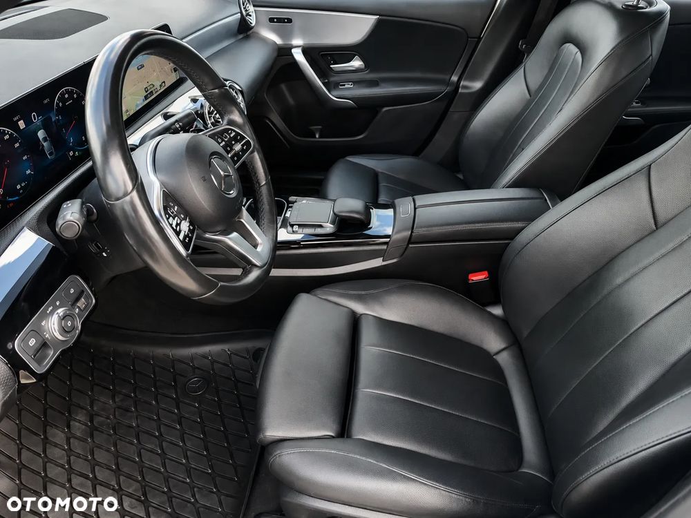 Mercedes-Benz Klasa A 220 4-Matic 7G-DCT - 12