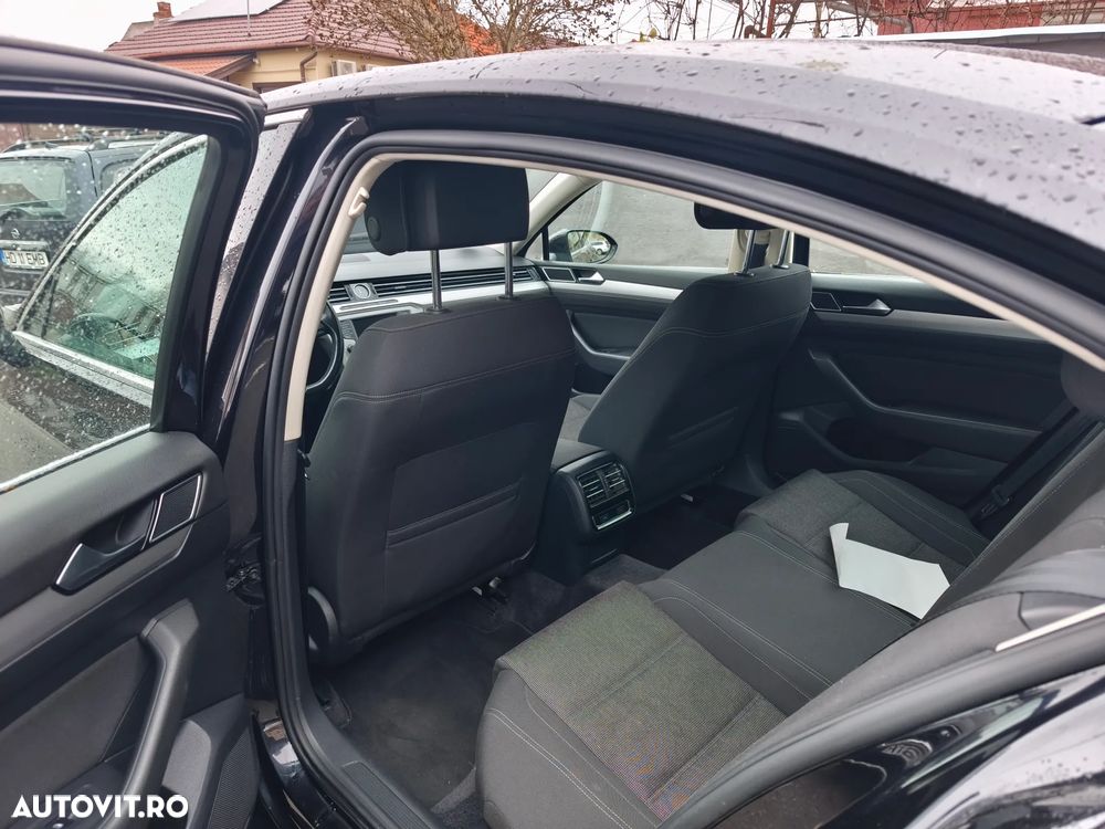 Volkswagen Passat Variant 2.0 TDI (BlueMotion Technology) Highline - 8