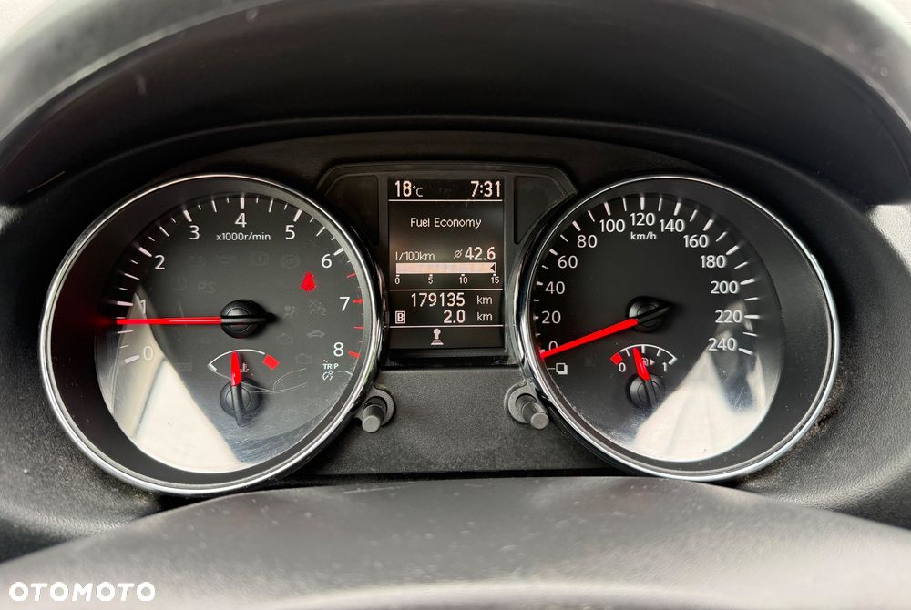 Nissan Qashqai 1.6 Visia - 21