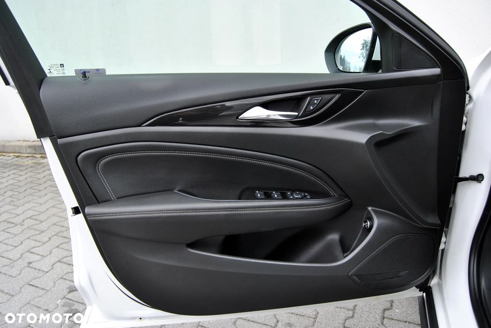 Opel Insignia CT 2.0 CDTI 4x4 Exclusive S&S - 25