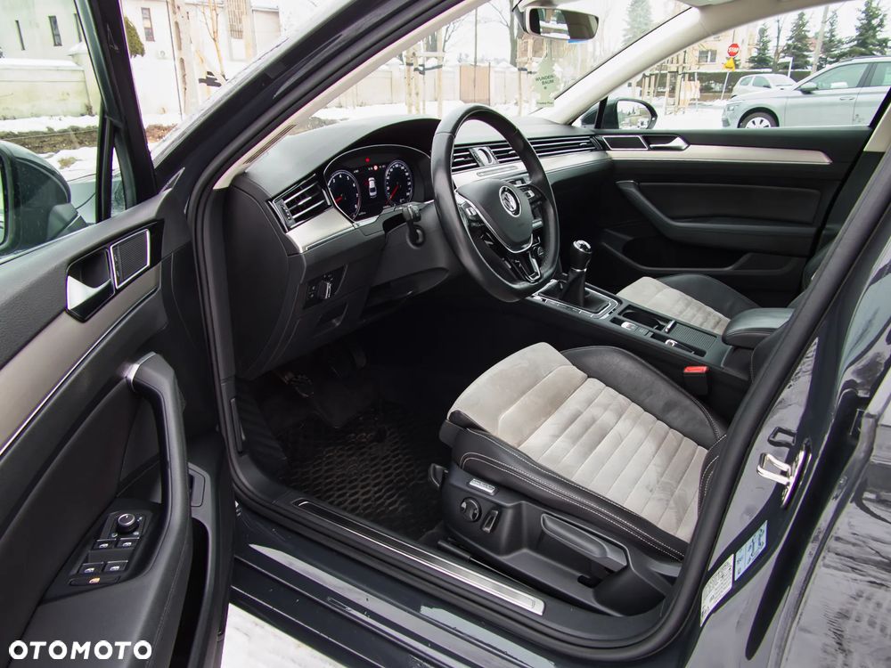 Volkswagen Passat 1.8 TSI BMT Highline - 27