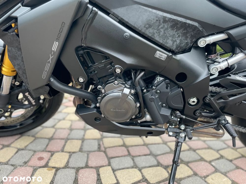Suzuki GSX 1000 - 4