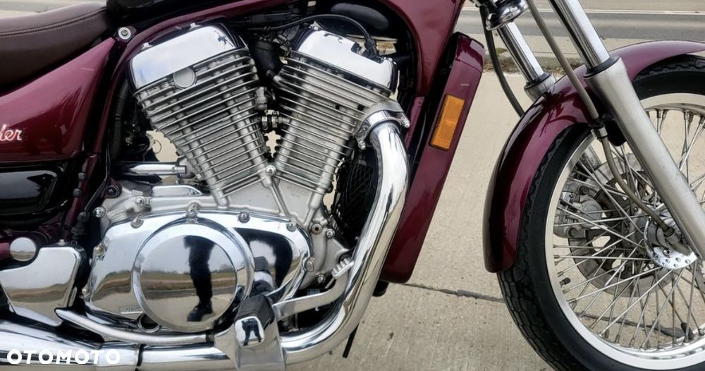 Suzuki Intruder - 11