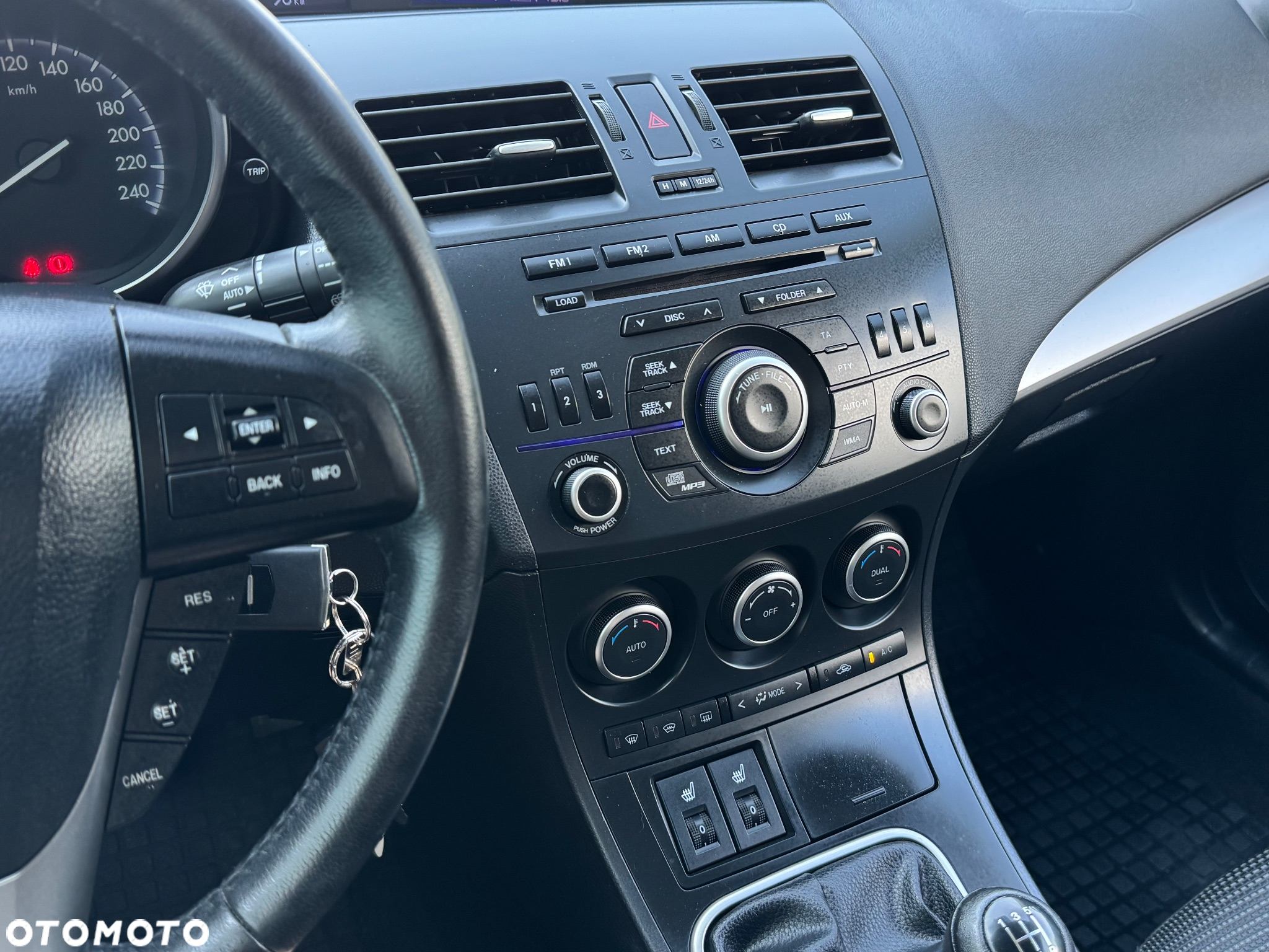 Mazda 3 1.6 Exclusive + - 31