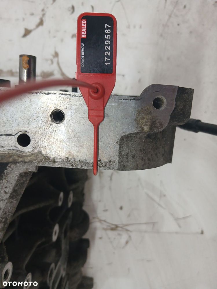 BLOK SILNIKA BMW E90 E91 N47D20C OE 7811138 - 3