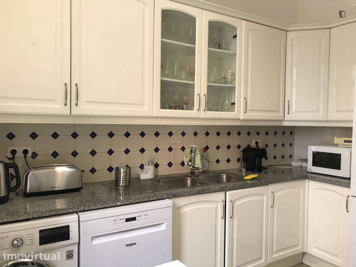 Quarto - localizado em Alameda Lisbon - Grande imagem: 2/12