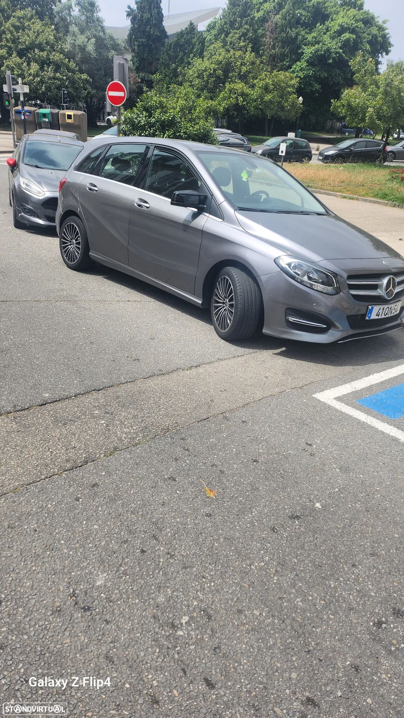 Mercedes-Benz B 180 - 1