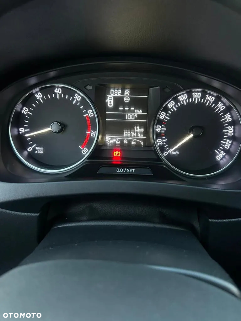 Skoda RAPID 1.2 TSI Ambition - 12