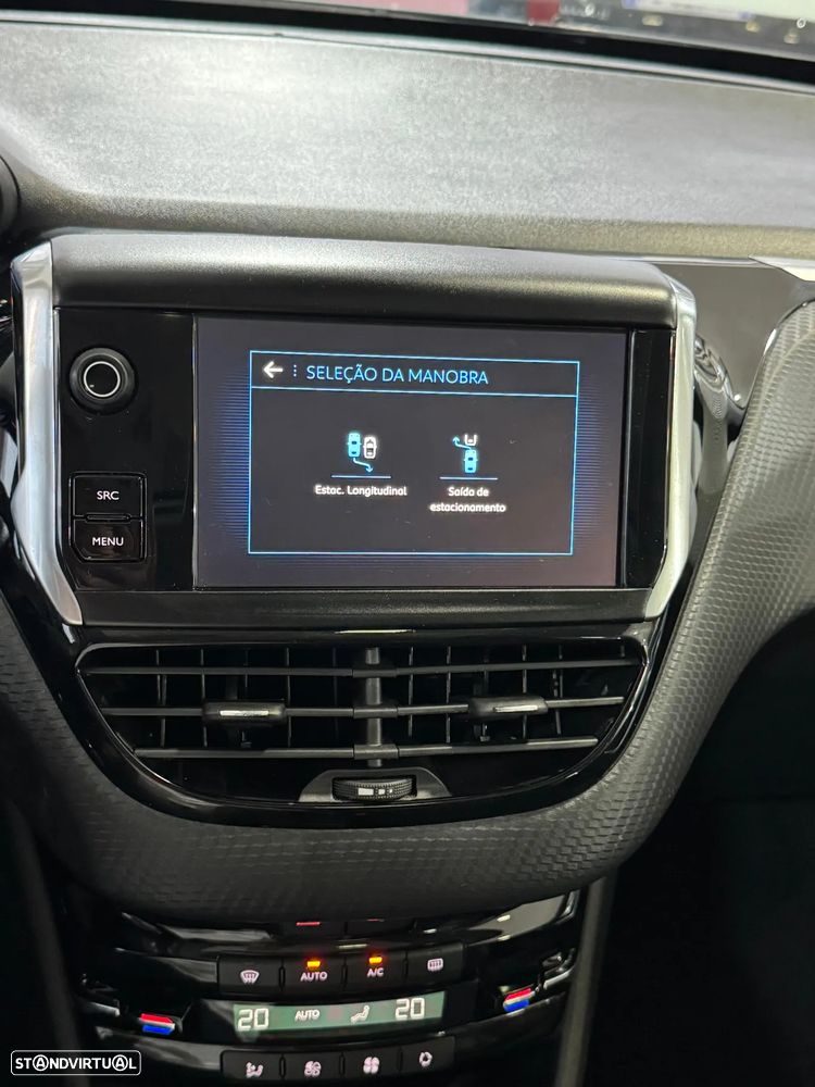 Peugeot 2008 1.2 PureTech Allure EAT6 - 10