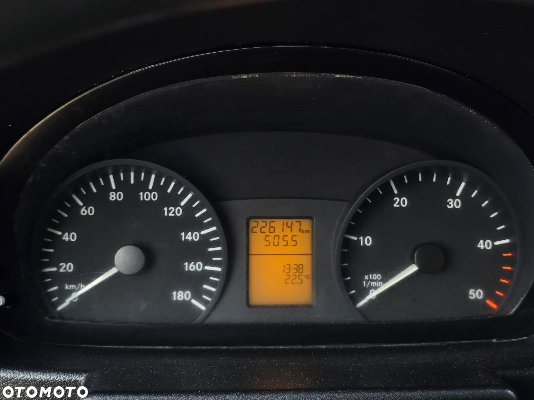 Mercedes-Benz Sprinter - 24