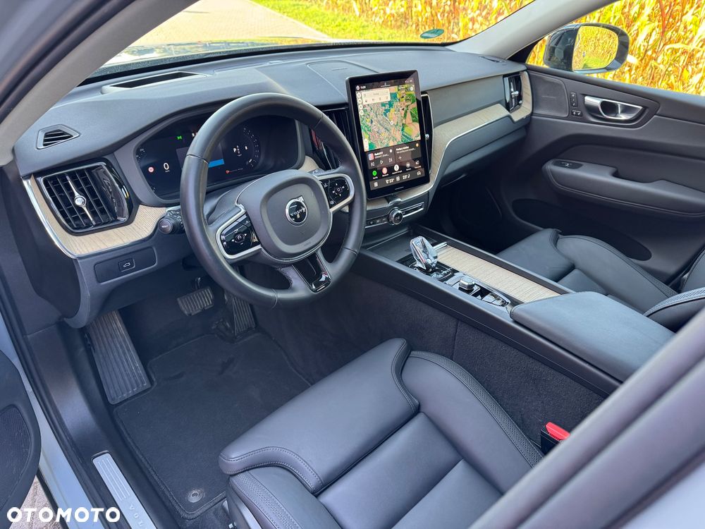 Volvo XC 60 B5 B AWD Plus Dark - 31
