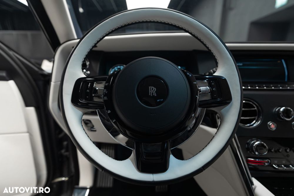 Rolls-Royce Cullinan Standard - 18
