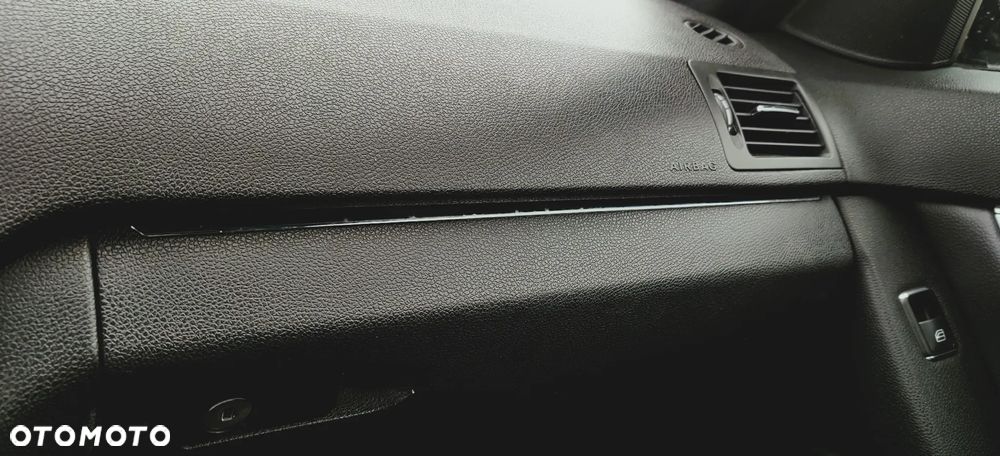 Mercedes-Benz Klasa C 300 7G-TRONIC - 20