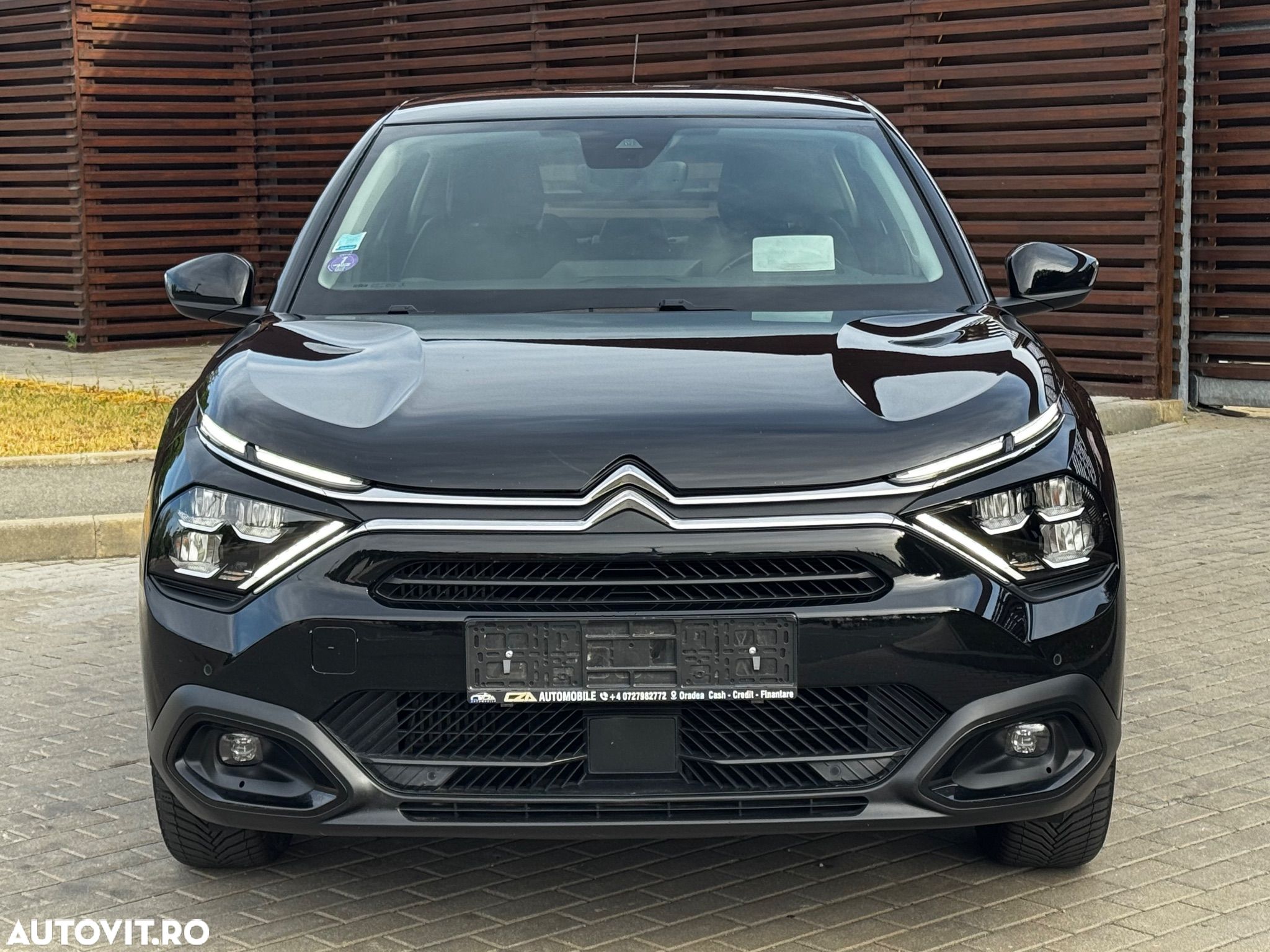 Citroën C4 1.2 PureTech S&S EAT8 Shine - 1