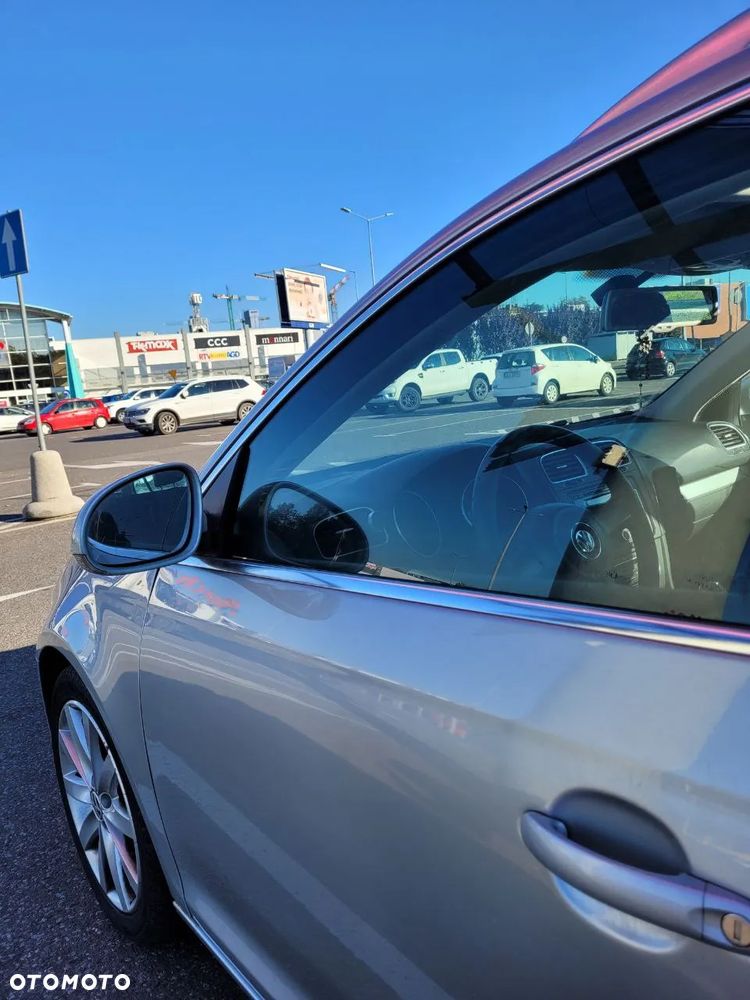 Volkswagen Golf 1.6 TDI DPF Highline - 17