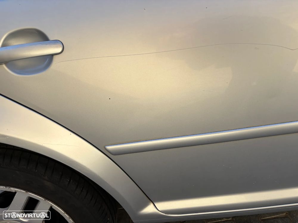 VW Golf 1.6i 25 Anos - 10