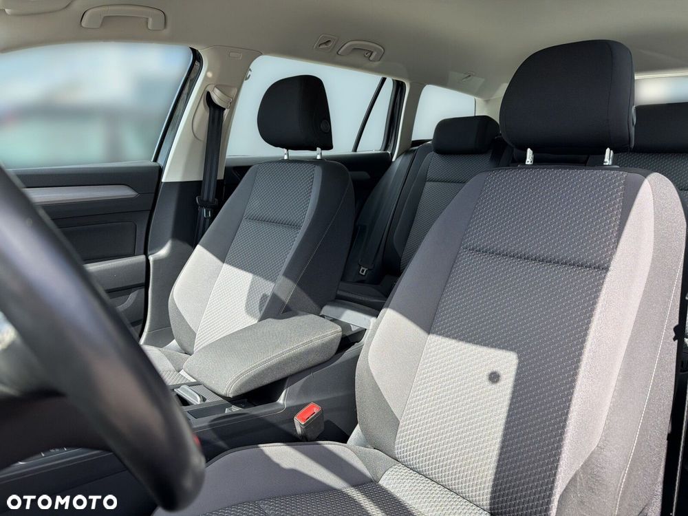 Volkswagen Passat - 13