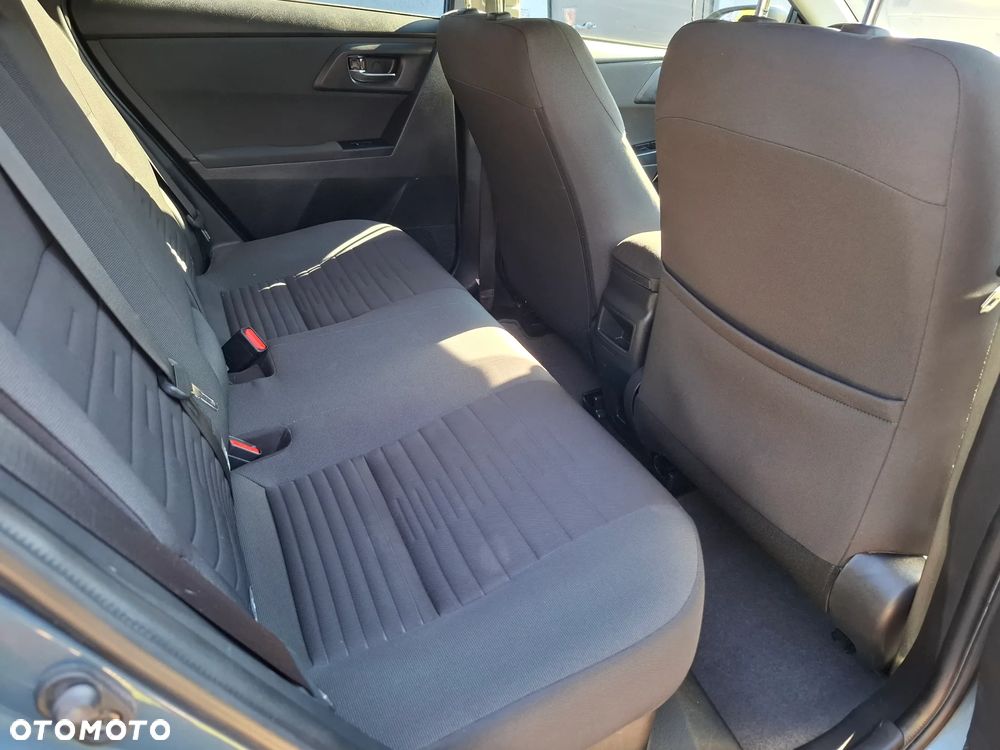 Toyota Auris 1.8 HSD Luna - 14