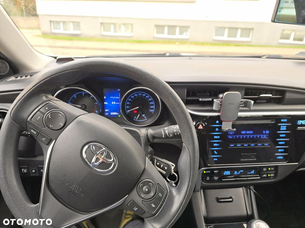 Toyota Auris 1.4 D-4D Active - 11