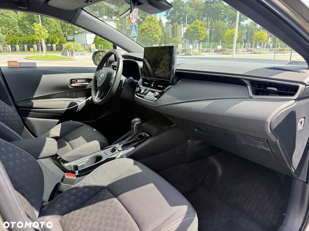 Toyota Corolla 2.0 Hybrid Comfort - 24