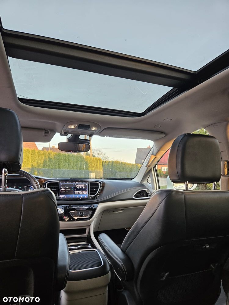 Chrysler Pacifica - 21