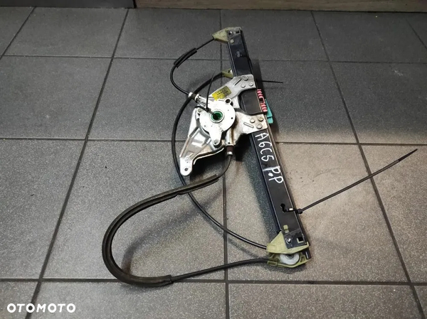 PODNOŚNIK PROWADNICA SZYBY AUDI A6 C5 PRZÓD PRAWY ELEKTRYCZNY WYSYŁKA !!!