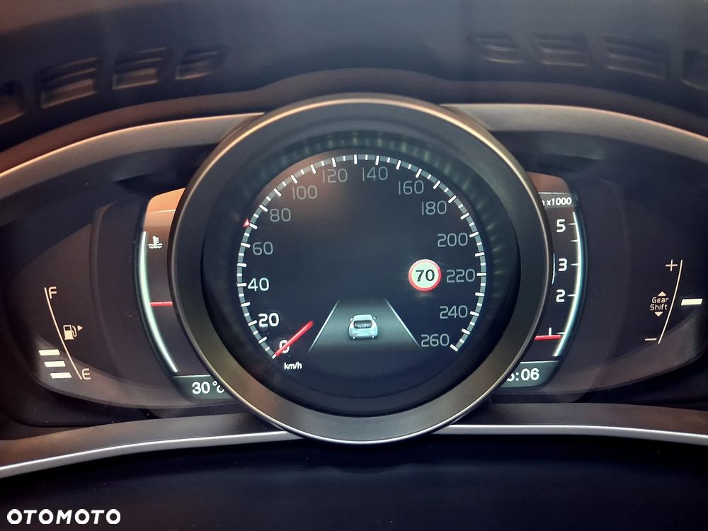 Volvo V40 D2 Summum - 25