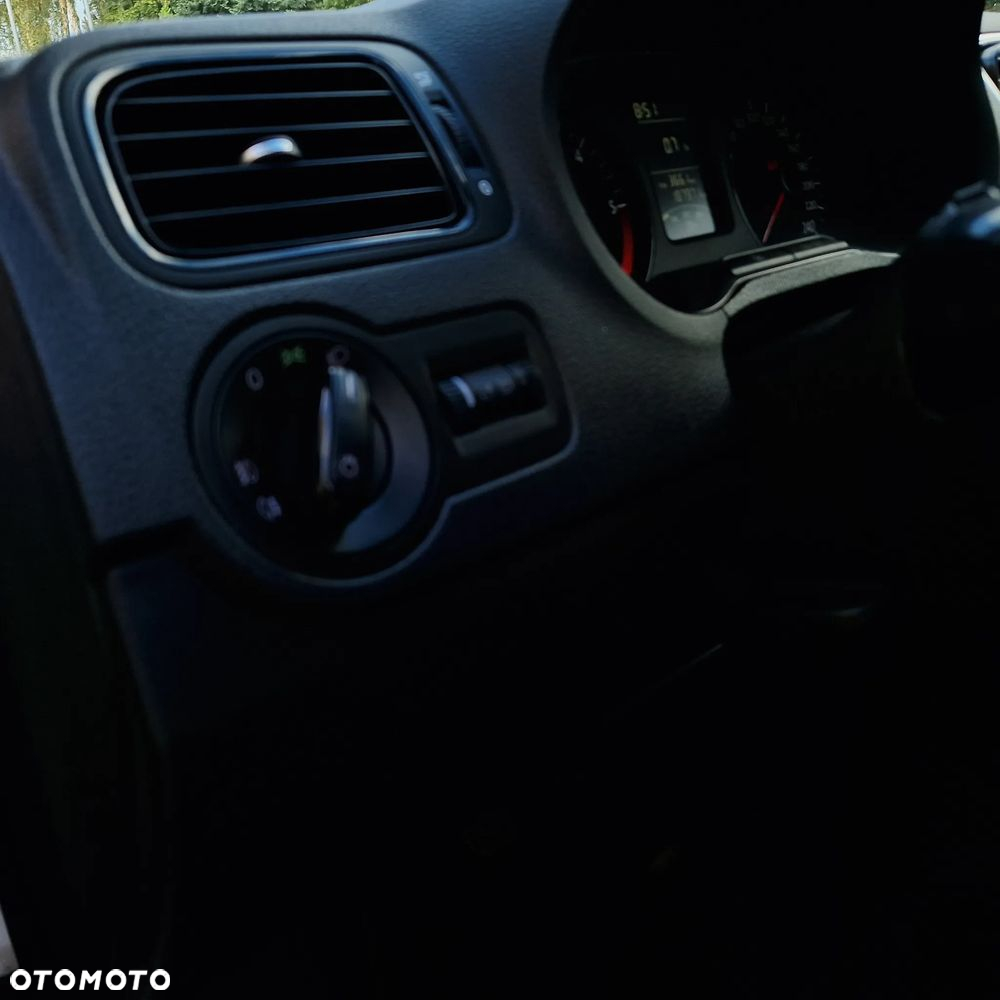 Volkswagen Polo 1.6 TDI MATCH - 11