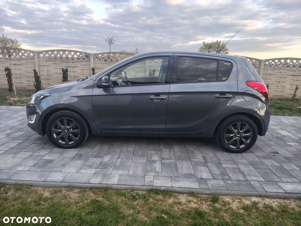 Hyundai i20 1.2 Fifa World Cup Edition - 8