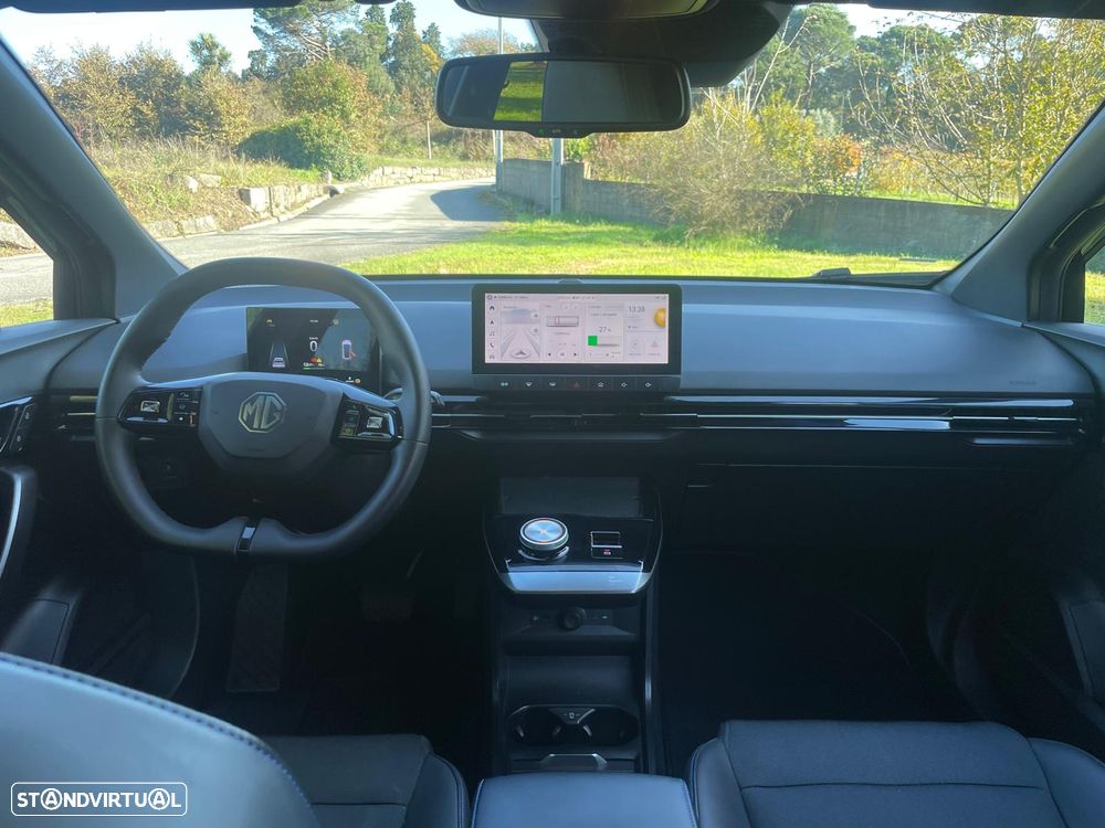 MG MG4 64 kWh Luxury - 29