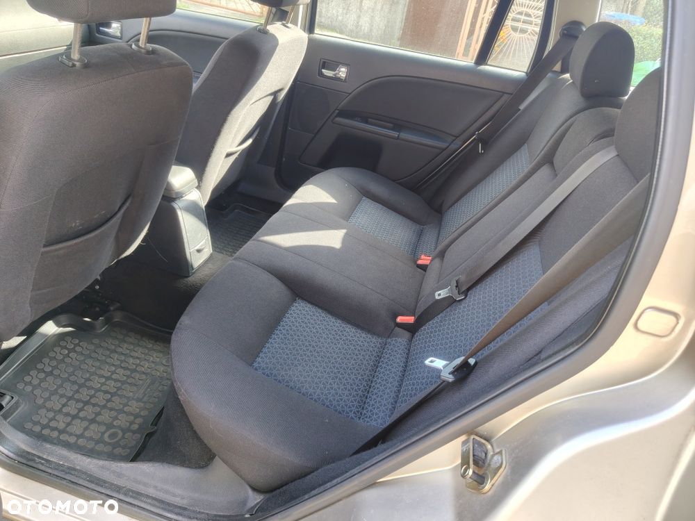 Ford Mondeo - 8