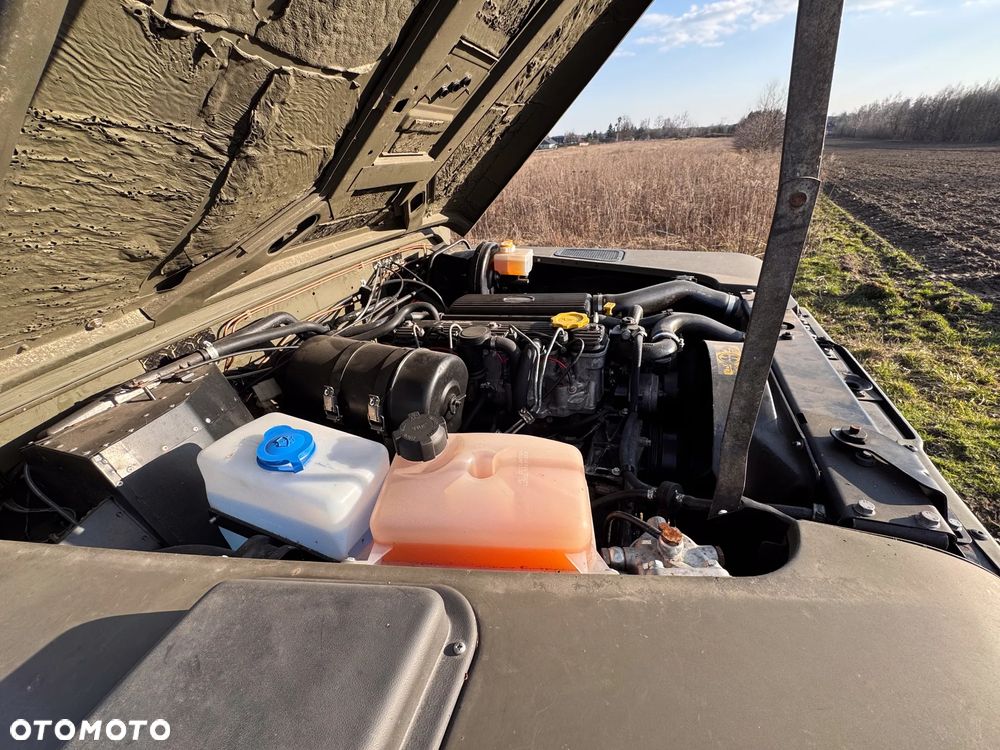 Land Rover Defender - 9