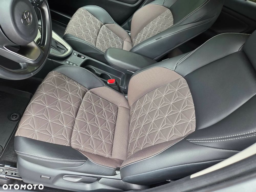 Toyota Yaris Hybrid 1.5 Executive - 8