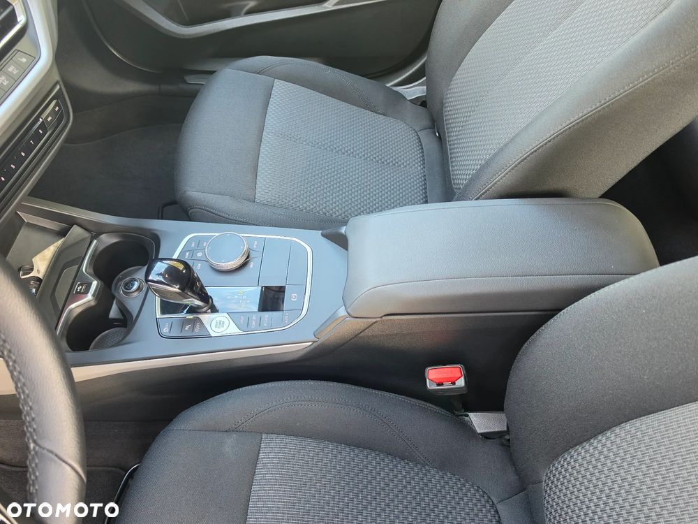 BMW Seria 1 118i Advantage - 23