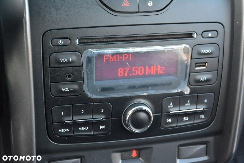 Dacia Duster 1.6 16V 105 4x2 Laureate - 24