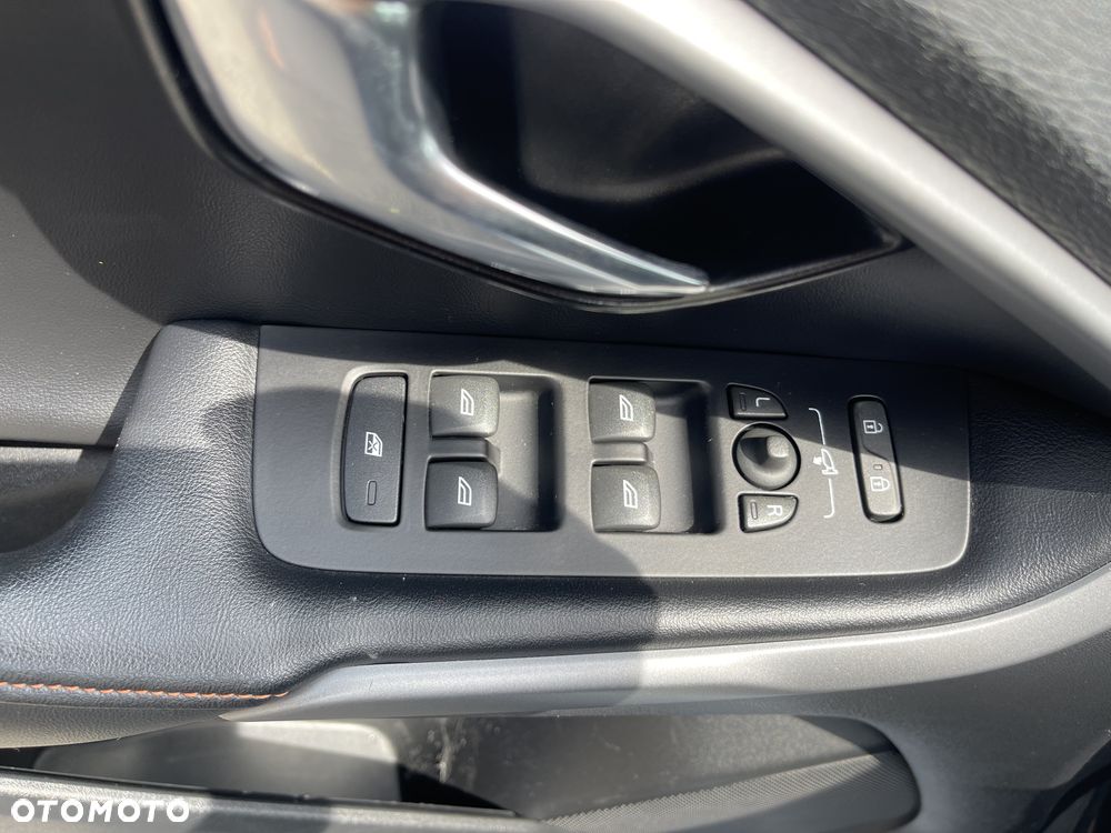 Volvo V40 D4 Drive-E Ocean Race - 34