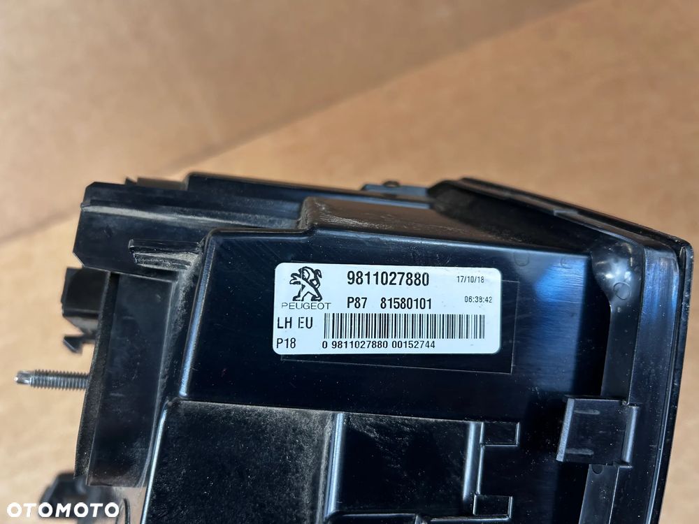 PEUGEOT 5008 II 9811027880 LEWA LAMPA LED TYLNA W KLAPE - 5