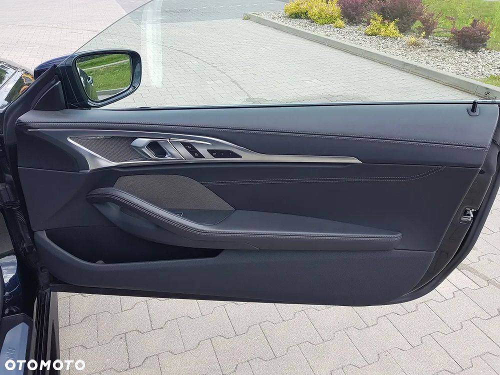 BMW Seria 8 - 16