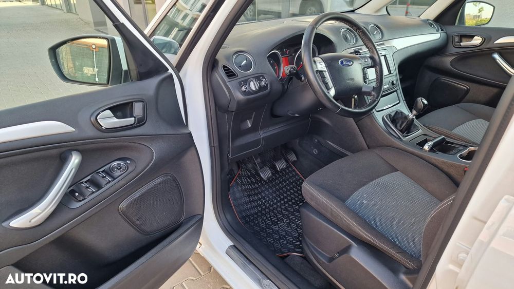 Ford Galaxy 2.0 TDCi DPF Business Edition - 6