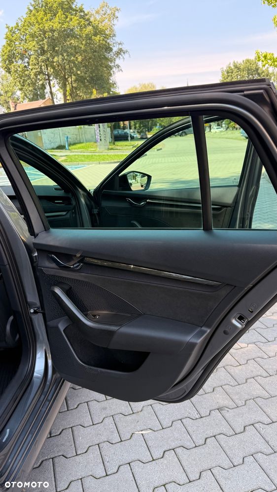 Skoda Octavia 2.0 TSI RS DSG - 15