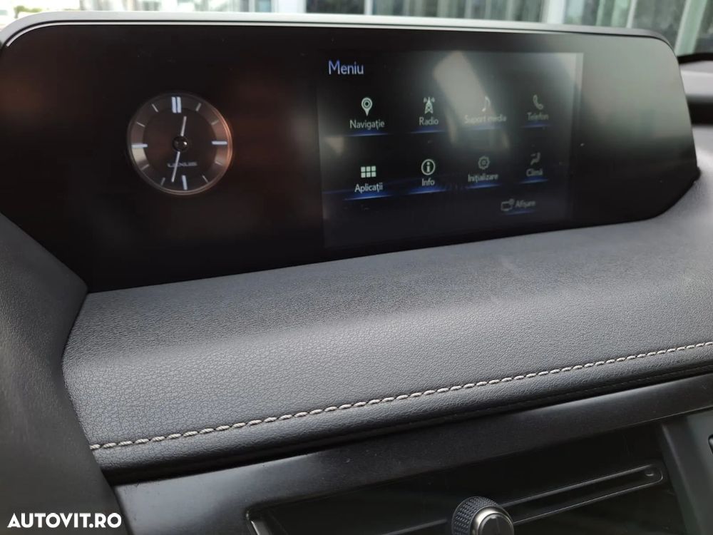 Lexus UX 250h FWD Business - 19