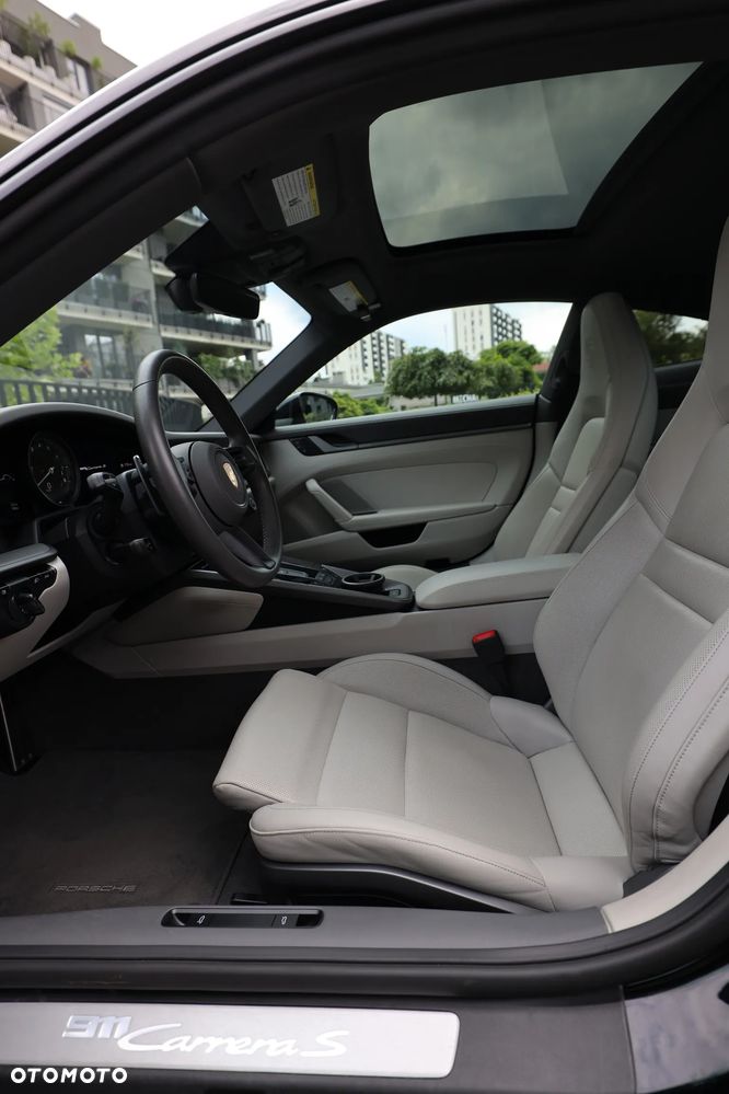 Porsche 911 Carrera S - 22