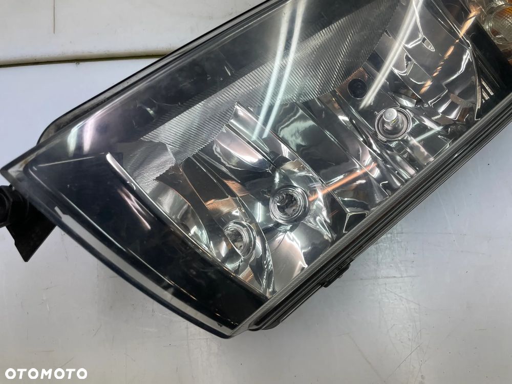 lampa prawy przód Skoda Fabia I LIFT - 4