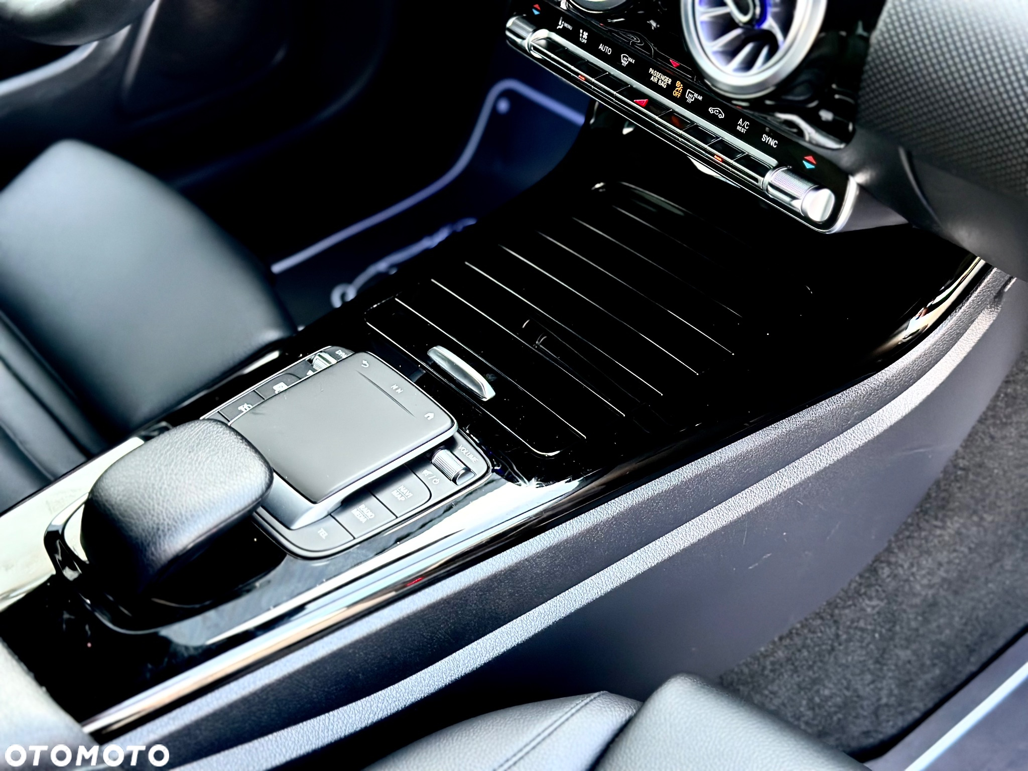 Mercedes-Benz CLA 200 d Shooting Brake 8G-DCT - 36