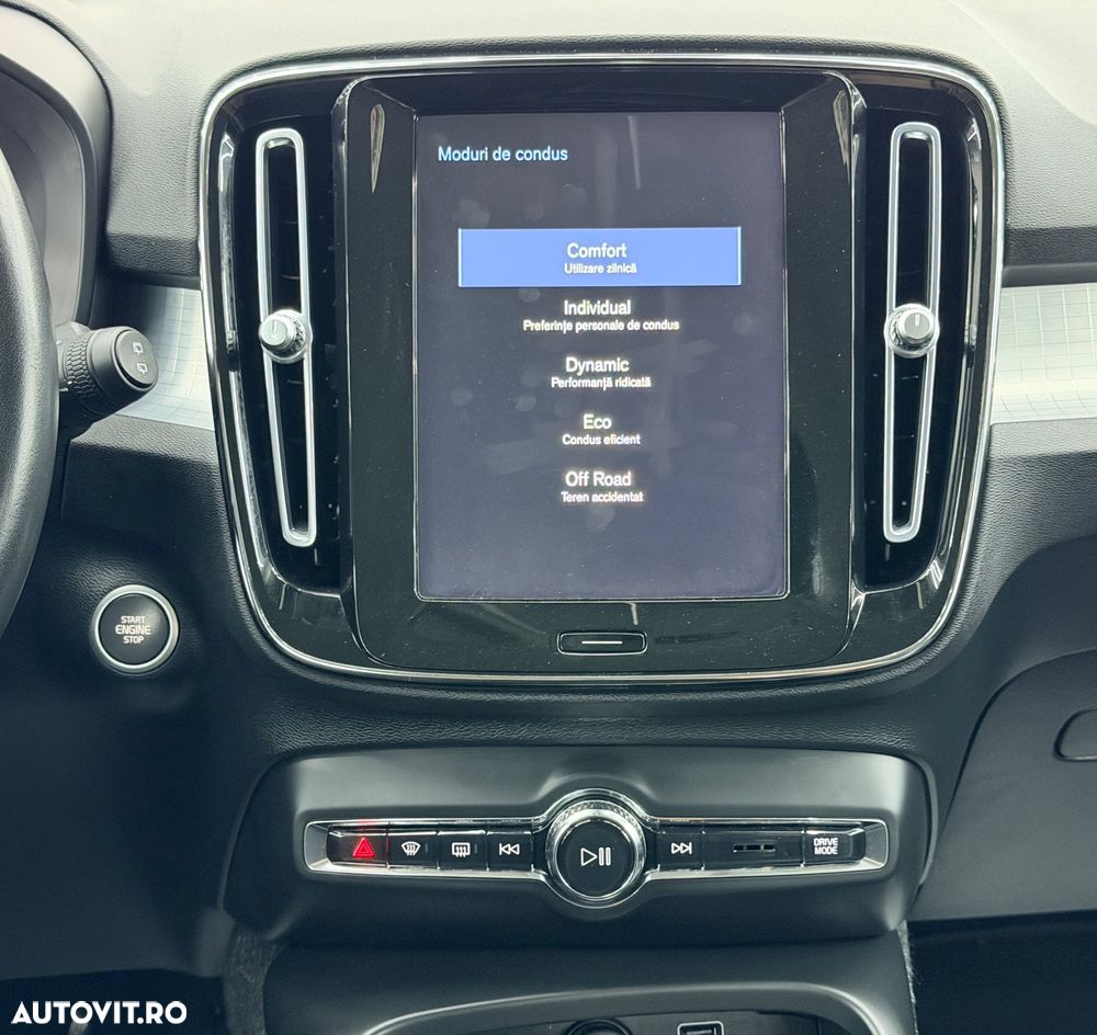 Volvo XC 40 D3 Geartronic Momentum Pro - 22