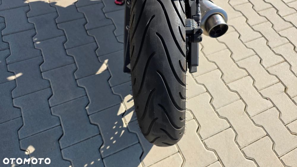 Yamaha MT - 9