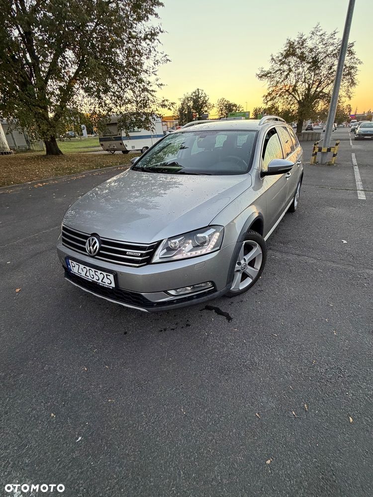 Volkswagen Passat - 1