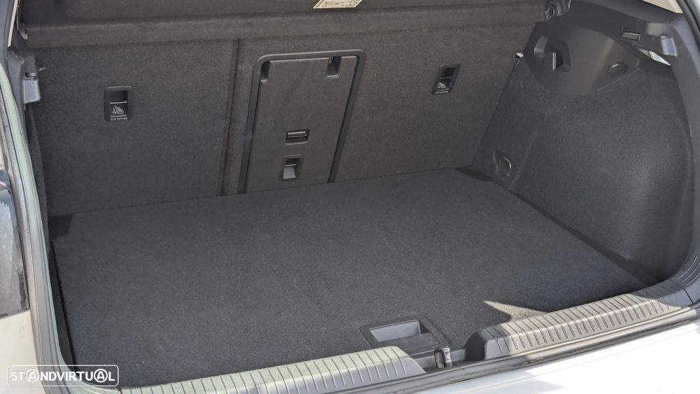 VW Golf 1.0 eTSI Life DSG - 17