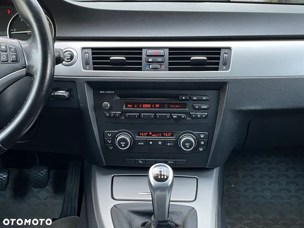 BMW Seria 3 320d DPF - 27